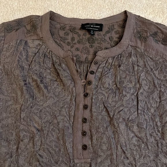 Lucky Brand size small gray 3/4 length top - Picture 2 of 4